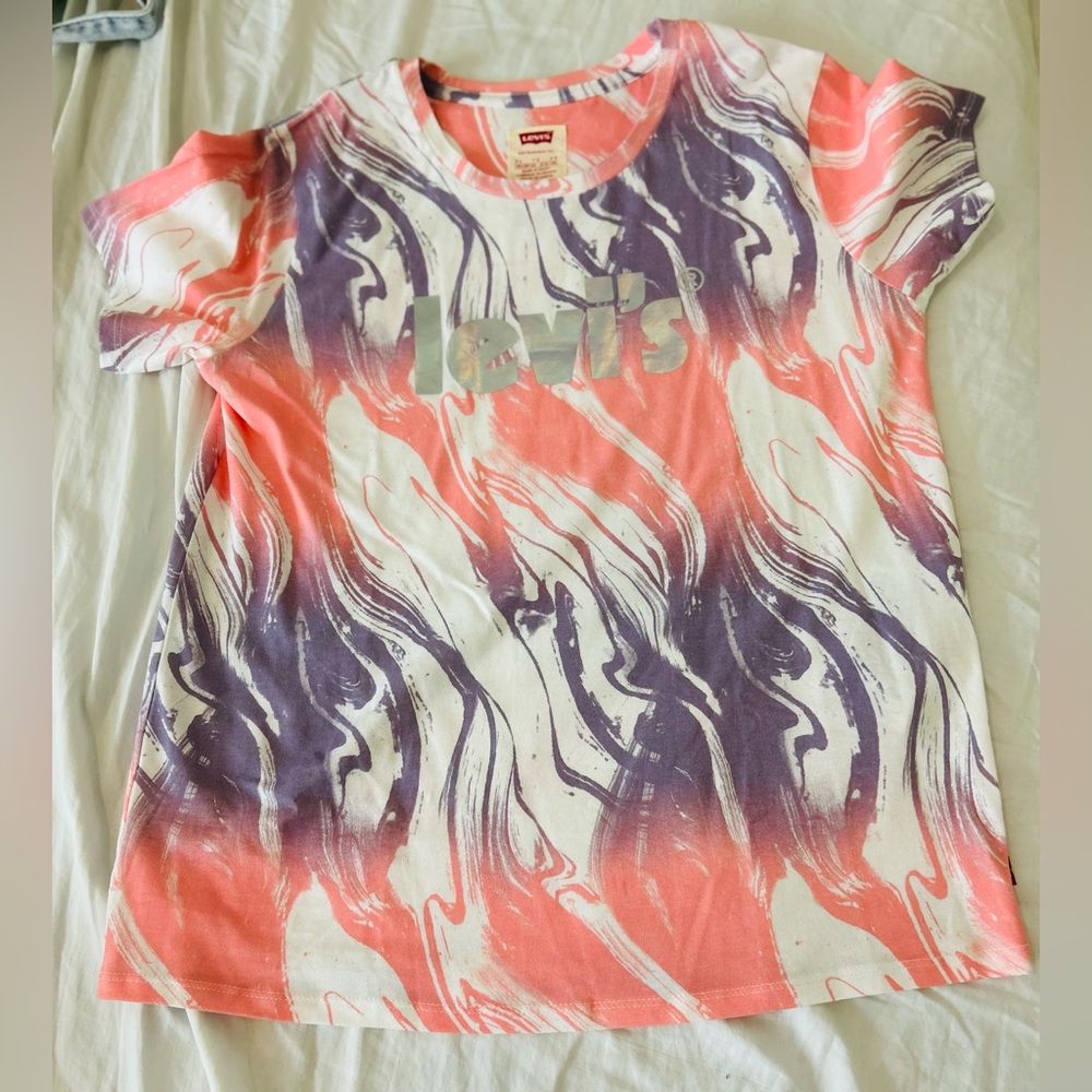 Levi's Women's Pink and Purple Graphic Tee